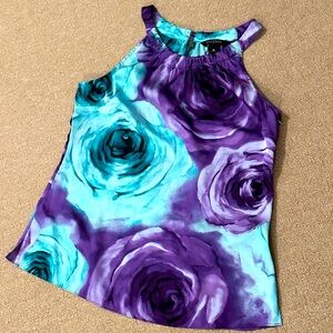 WHBM White House Black Market M Floral tank top blue purple roses lightweight